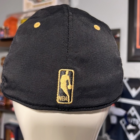 Houston Rockets, gold Adidas hat size says fits most in great shape - Picture 3 of 9